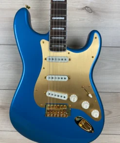 Squier 40th Anniversary Stratocaster Gold Edition z podstrunnicą Laurel Fingerboard, Złota anodowana płytka ochronna, Błękitny Jezioro Placid